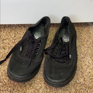 BLACK VANS